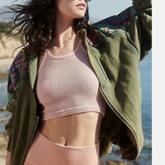 NWOT Free People Movement Happiness Runs Crop Pale Pink Sz XS/S - Picture 2 of 13